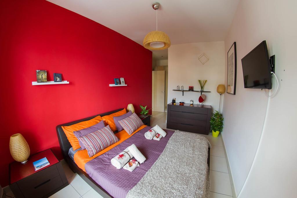 Luxury Apartment Mesina Habitación foto