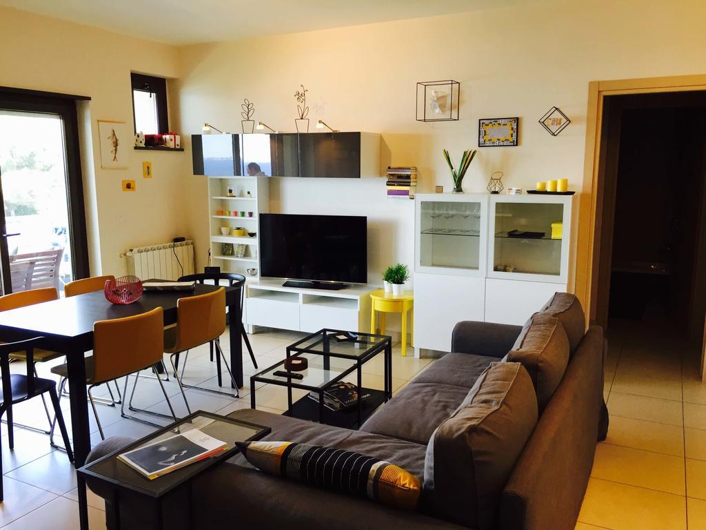 Luxury Apartment Mesina Habitación foto