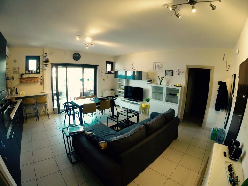Luxury Apartment Mesina Habitación foto